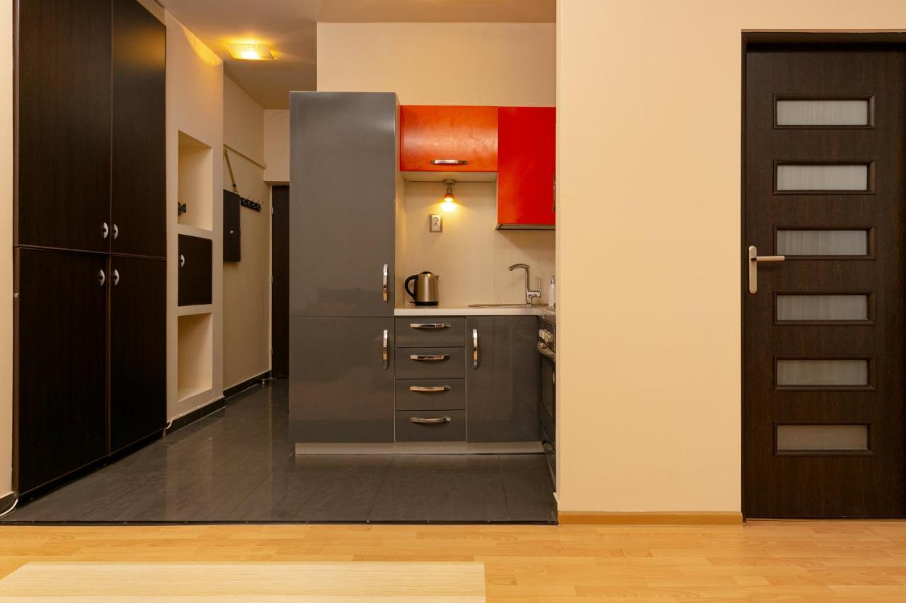 Wola Apartment With Balcony & Close To Metro By Noclegi Renters Warsaw Ngoại thất bức ảnh